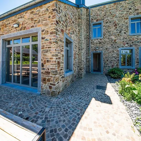 Spacious In Bourseigne-neuve, Cleaning Included